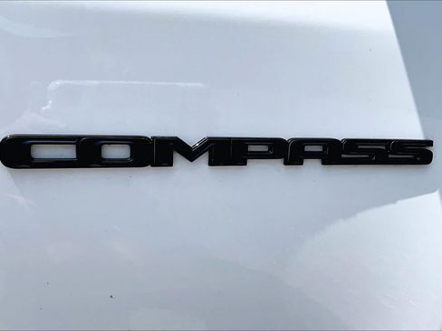 Used 2021 Jeep Compass Latitude AWD/4WD image 10