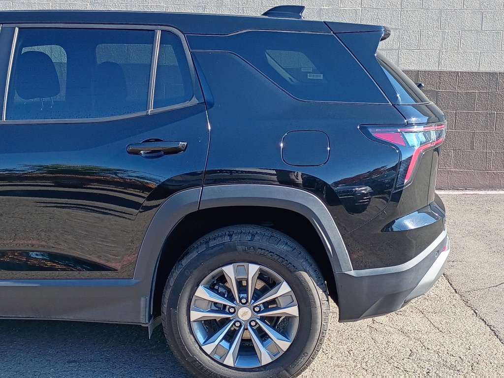 Used 2026 Chevrolet Equinox LT AWD/4WD image 8