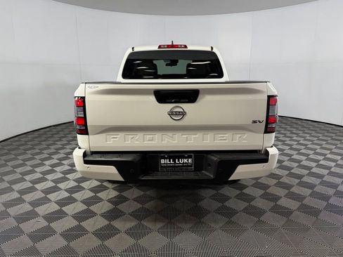 Used 2022 Nissan Frontier SV w/ Technology Package image 7