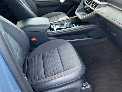 Used 2025 Ford Explorer ST-Line w/ Premium Package AWD/4WD image 18