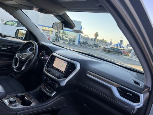 Used 2023 GMC Acadia SLE w/ Driver Convenience Package image 29