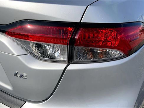 Used 2024 Toyota Corolla LE FWD image 30