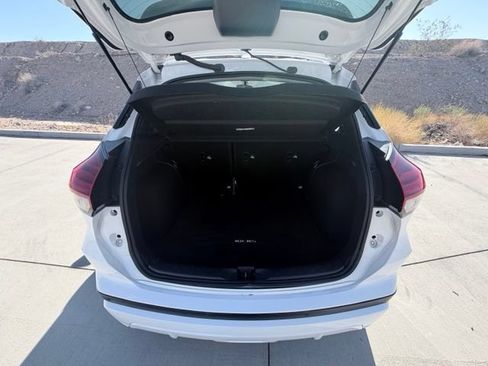 Used 2023 Nissan Kicks SR w/ SR Premium Package FWD image 31