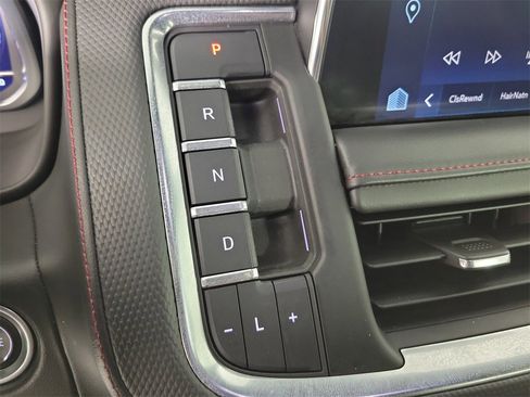 Used 2023 Chevrolet Suburban RST w/ Luxury Package image 29