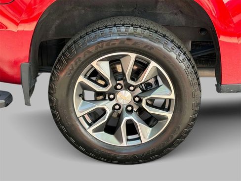 Used 2023 Chevrolet Silverado 1500 LT image 10