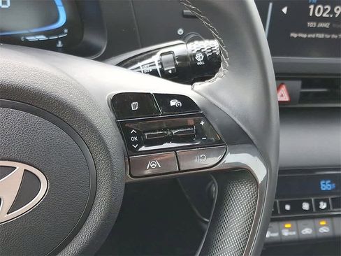 Certified 2025 Hyundai Elantra Sport image 21