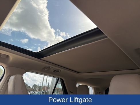 Used 2022 Ford Explorer Limited w/ Limited Technology Package image 17