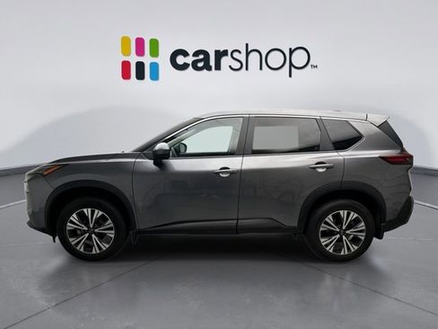 Used 2023 Nissan Rogue SV image 2