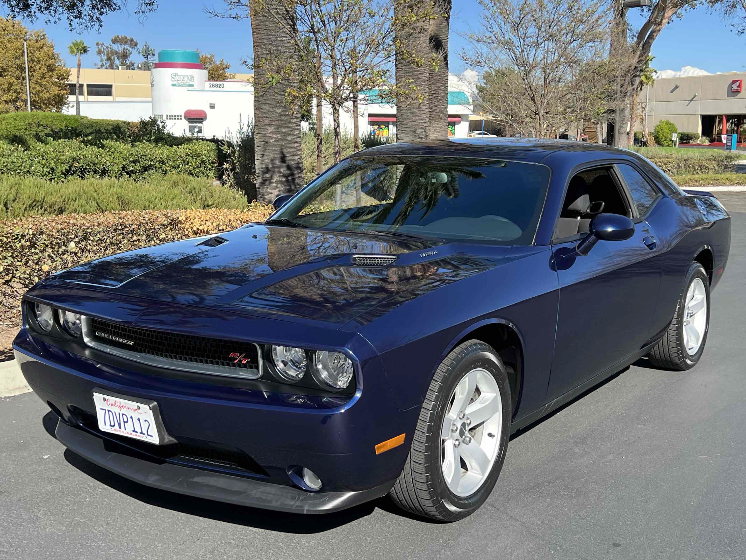 Used 2014 Dodge Challenger R/T RWD image 9