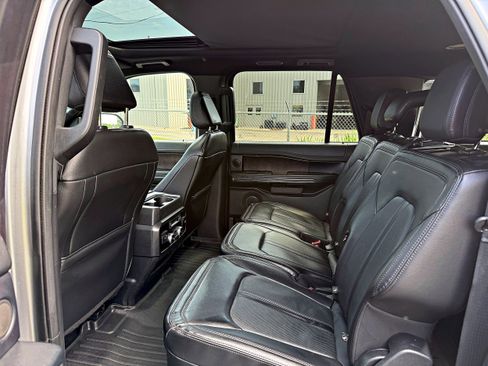 Used 2021 Ford Expedition Max Limited AWD/4WD image 20