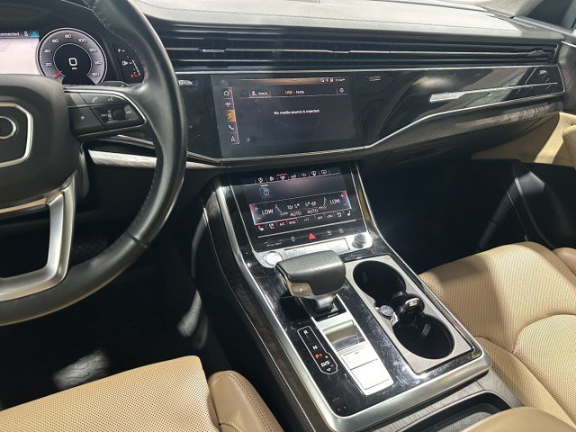 Used 2019 Audi Q8 Prestige w/ Luxury Package AWD/4WD image 4