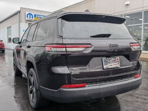 Used 2023 Jeep Grand Cherokee L Limited w/ Luxury Tech Group II image 7