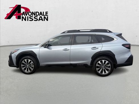 Used 2023 Subaru Outback Limited image 3