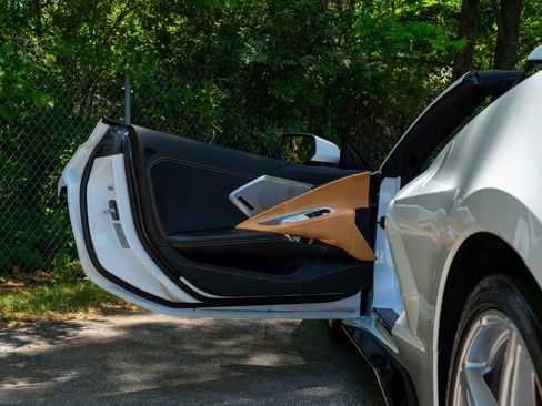 Used 2022 Chevrolet Corvette Stingray Preferred Cpe w/ Battery Protection Package RWD image 17