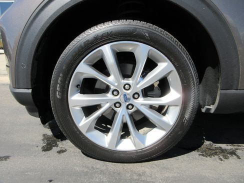 Used 2021 Ford Explorer Platinum w/ Equipment Group 601A AWD/4WD image 19