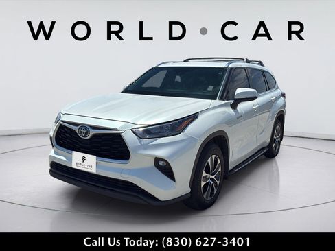 Used 2020 Toyota Highlander XLE FWD image 14