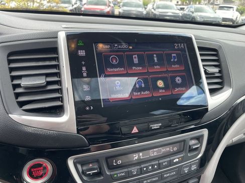 Used 2016 Honda Pilot Touring image 12