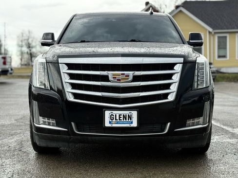Used 2017 Cadillac Escalade Luxury image 9