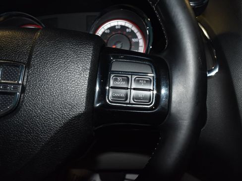 Used 2020 Dodge Grand Caravan SXT FWD image 9