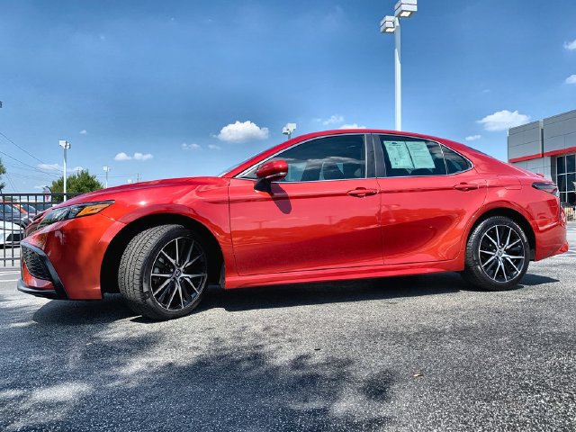 Used 2023 Toyota Camry SE FWD image 5