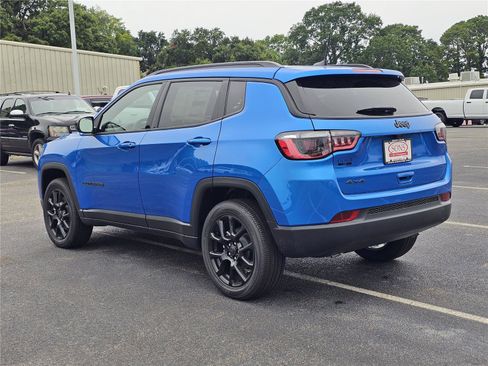 New 2026 Jeep Compass Latitude AWD/4WD image 12