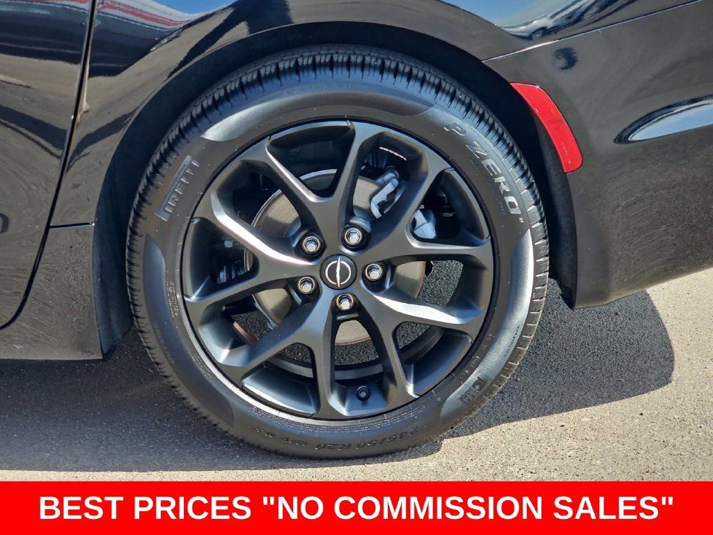 Used 2026 Chrysler Pacifica Limited w/ S Appearance Package FWD image 39