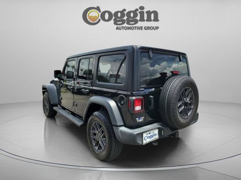 Used 2024 Jeep Wrangler Unlimited Sport AWD/4WD image 2