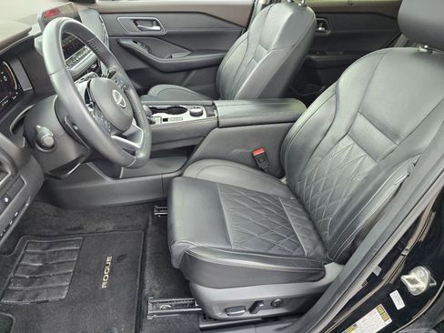 Used 2023 Nissan Rogue Platinum image 27