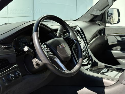 Used 2020 Cadillac Escalade Platinum image 19