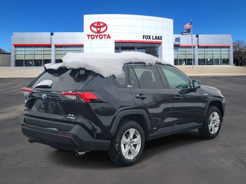 Used 2020 Toyota RAV4 XLE image 4