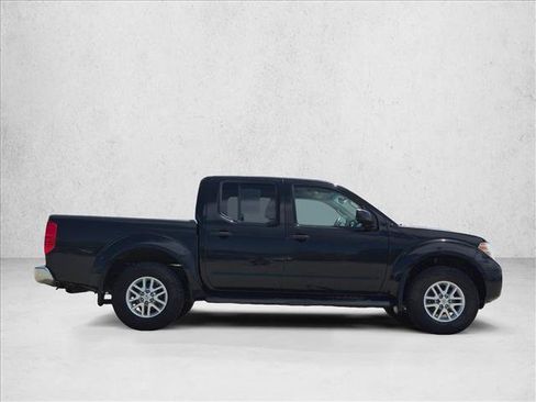 Used 2015 Nissan Frontier SV w/ SV Value Truck Package AWD/4WD image 4