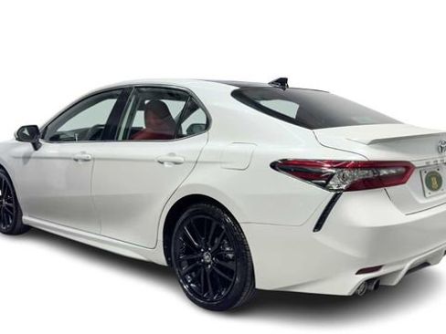 Used 2023 Toyota Camry XSE FWD image 4