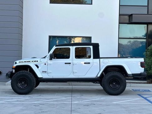 Used 2020 Jeep Gladiator Rubicon AWD/4WD image 3