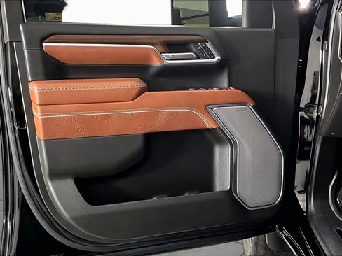 Certified 2025 GMC Sierra 3500 Denali Ultimate AWD/4WD image 21