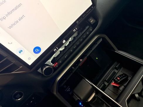 Used 2022 Toyota Tundra Limited image 31