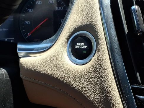 Used 2023 Chevrolet Traverse LS AWD/4WD image 21
