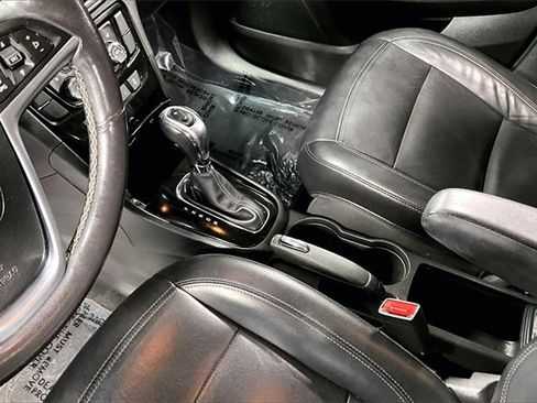 Used 2020 Buick Encore Essence image 16