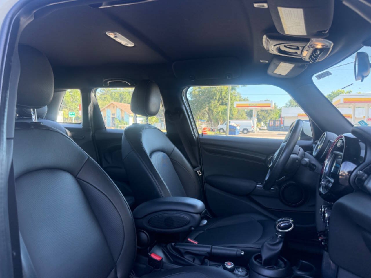 Used 2019 MINI Cooper 4-Door Hardtop FWD image 22