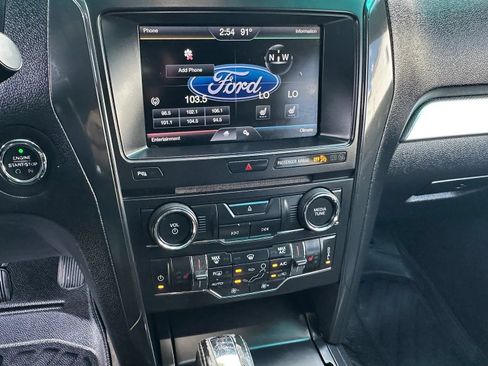 Used 2016 Ford Explorer XLT w/ Equipment Group 202A AWD/4WD image 14