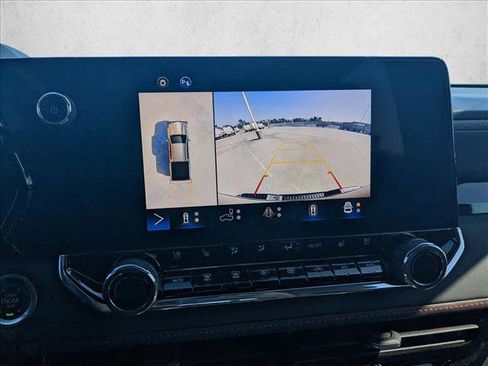 Used 2024 Chevrolet Colorado Z71 w/ Z71 Convenience Package 2 image 14