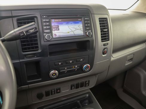 Used 2021 Nissan NV 3500 SV image 18