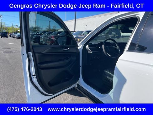 Certified 2023 Jeep Grand Cherokee Altitude AWD/4WD image 33