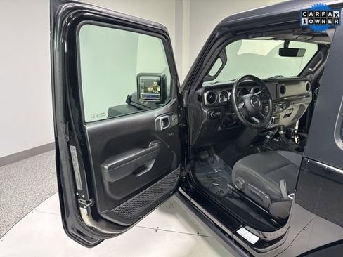 Used 2022 Jeep Wrangler Willys image 7
