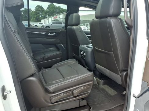 Used 2022 GMC Yukon XL Denali RWD image 14