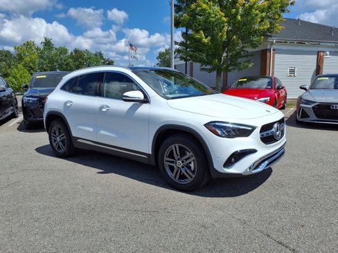 Used 2026 Mercedes-Benz GLA 250 4MATIC image 1