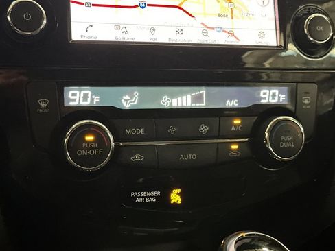 Used 2020 Nissan Rogue SL FWD image 24