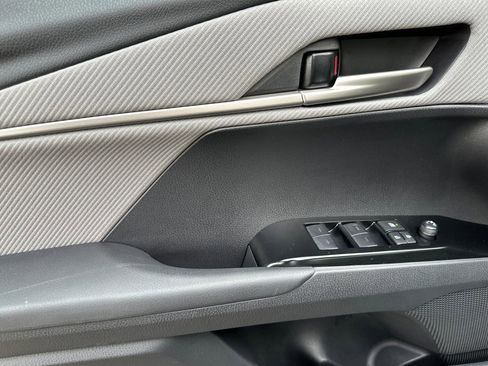 Used 2026 Toyota Camry SE image 11