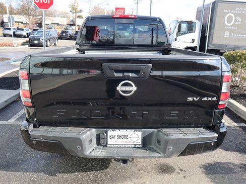 Certified 2024 Nissan Frontier SV w/ SV Convenience Package image 8