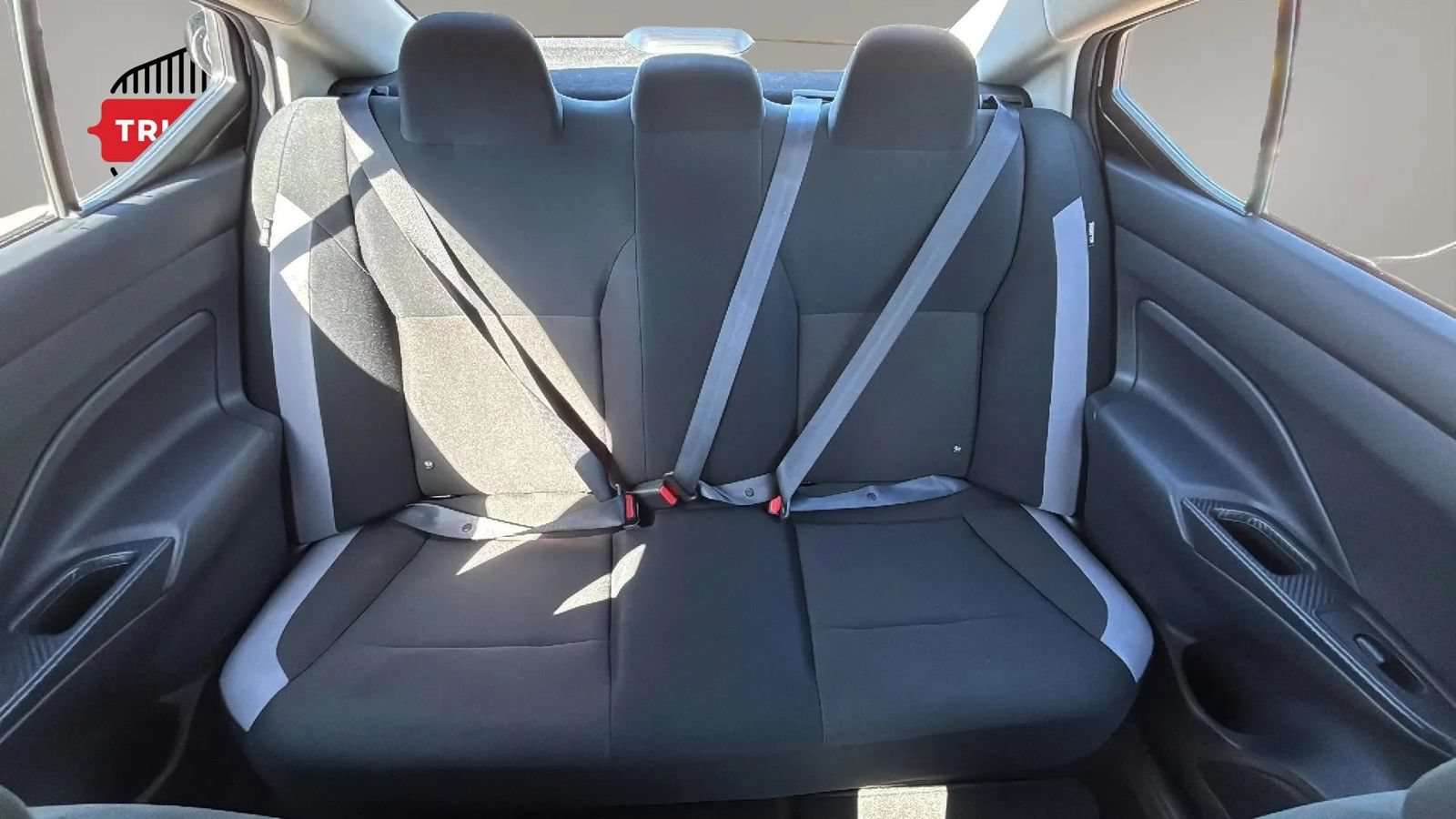 Used 2025 Nissan Versa S FWD image 33