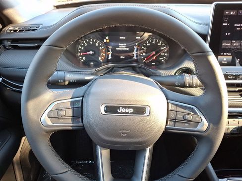 New 2026 Jeep Compass Limited image 13